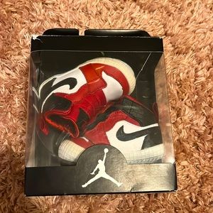 Infant Jordan 1 crib bootie